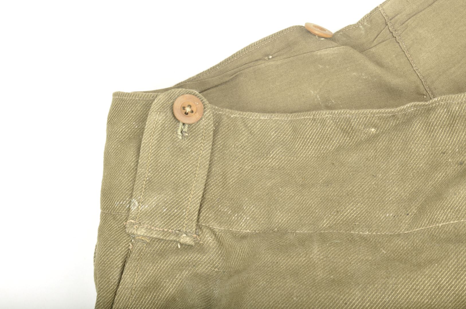 Pantalon modèle 44 daté 1945