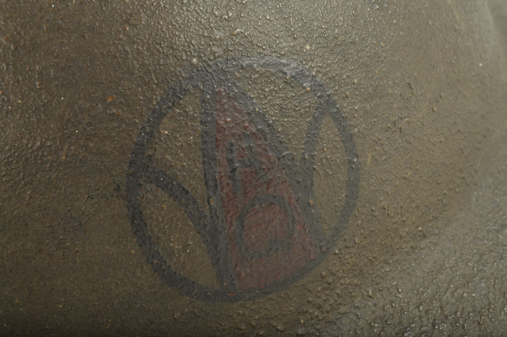 Casque US 17 / double insignes 89th Division Artillery Headquarters