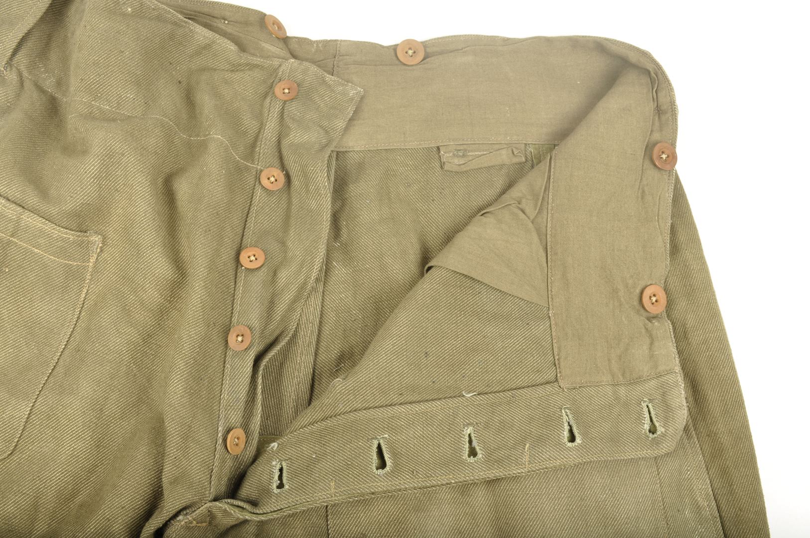 Pantalon modèle 44 daté 1945