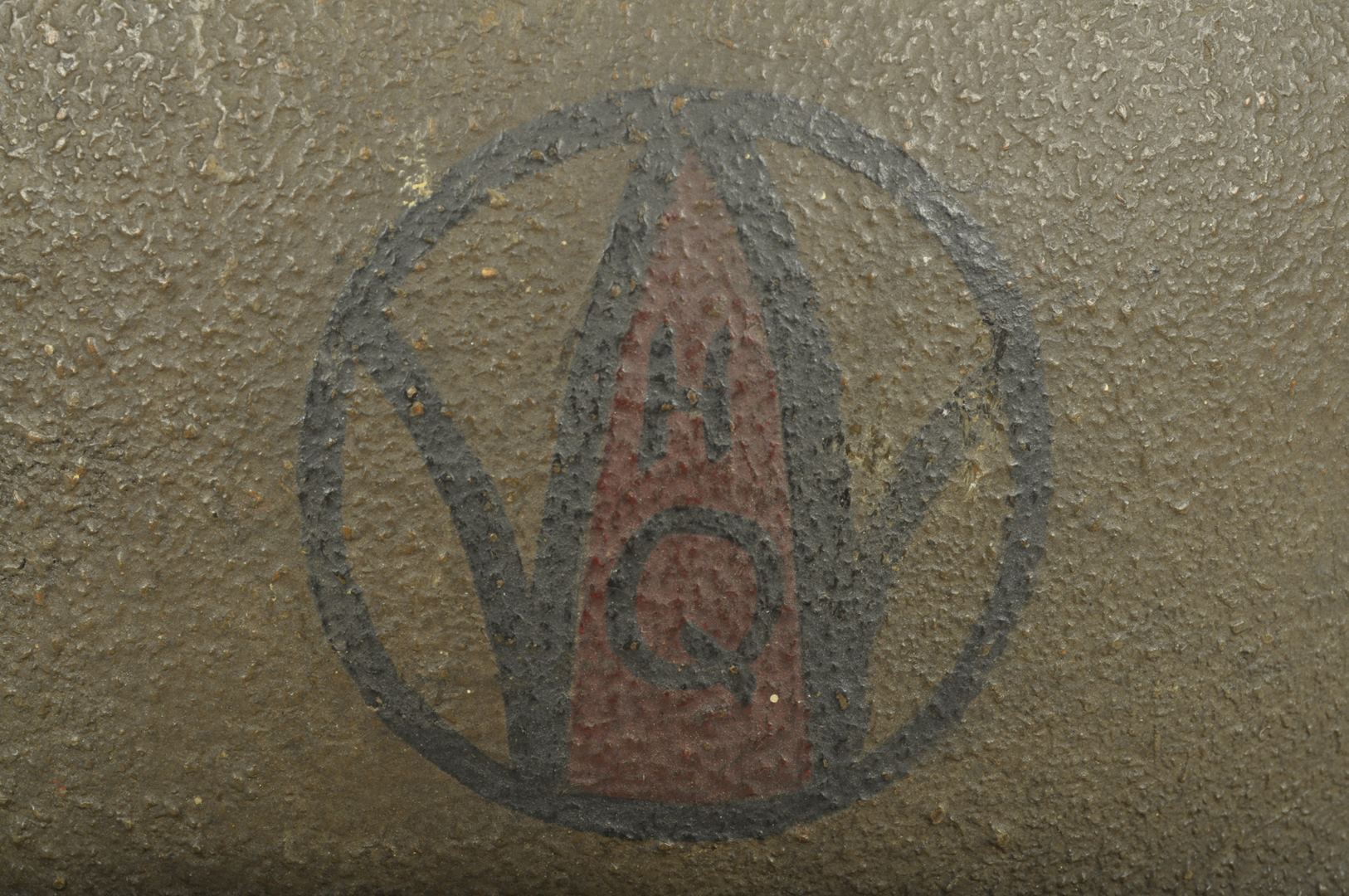 Casque US 17 / double insignes 89th Division Artillery Headquarters