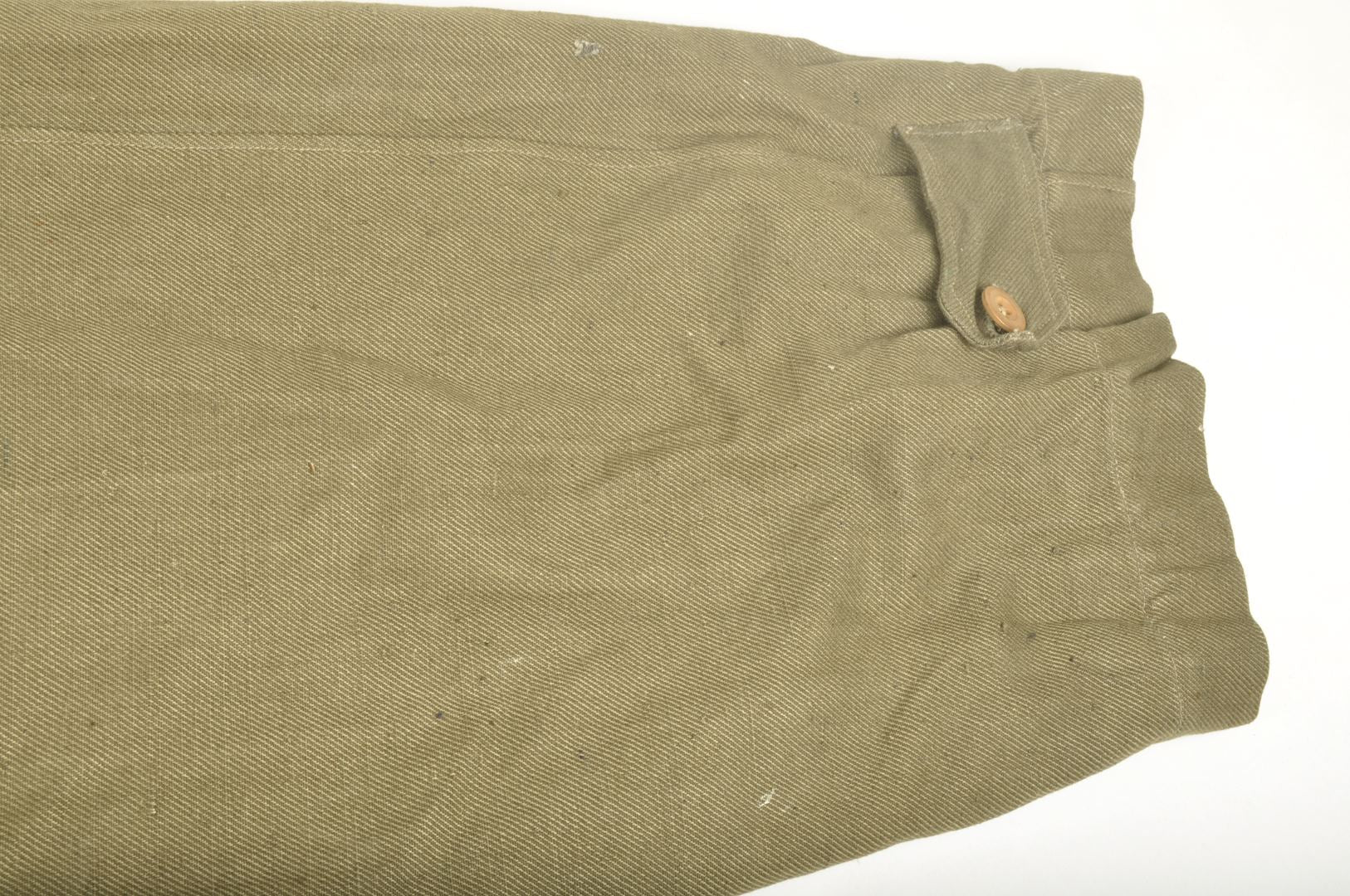 Pantalon modèle 44 daté 1945