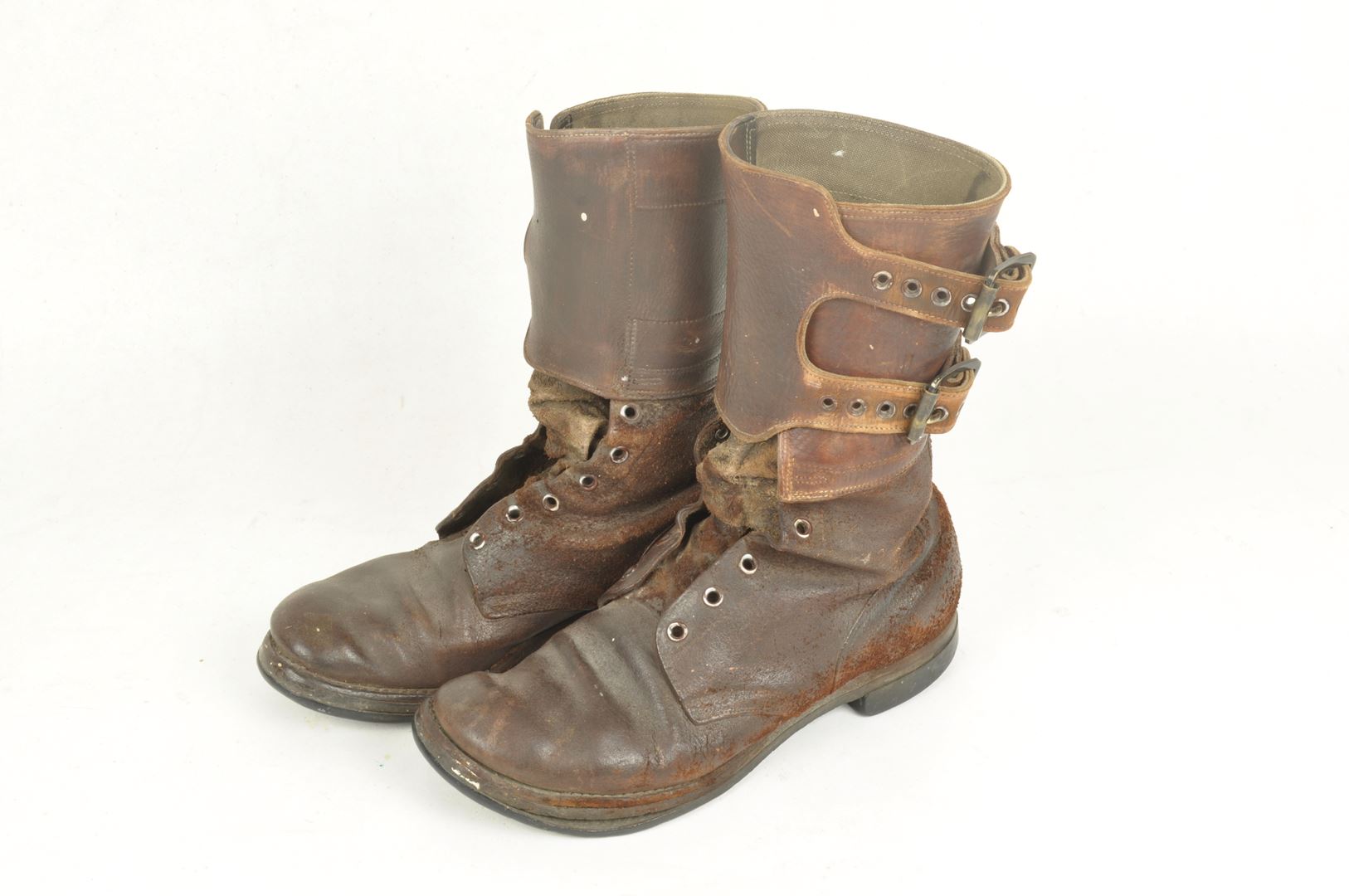Brodequins à Jambières / Buckle Boots datés 1944