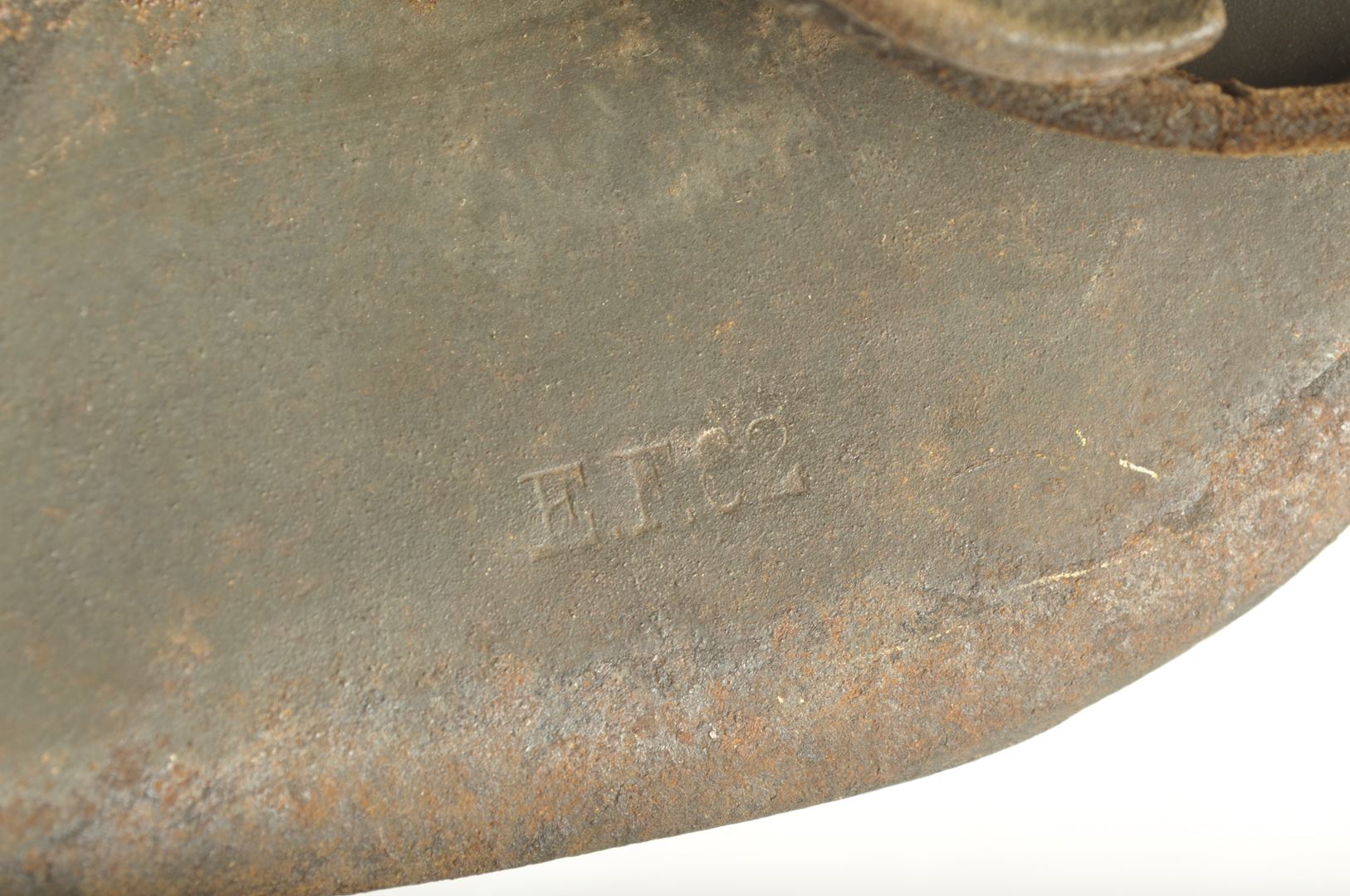 Casque Allemand modèle 42 Nominatif d'un Obergefreiter / fabricant EF62