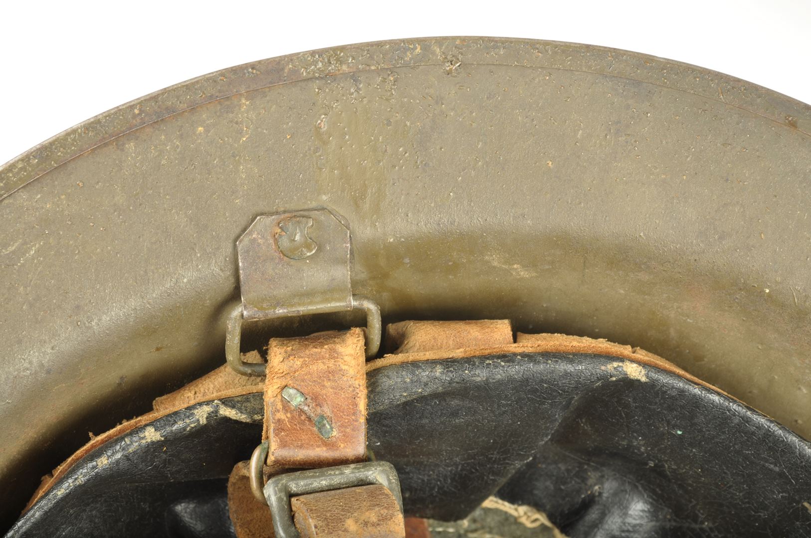 Casque US 17 / double insignes 89th Division Artillery Headquarters