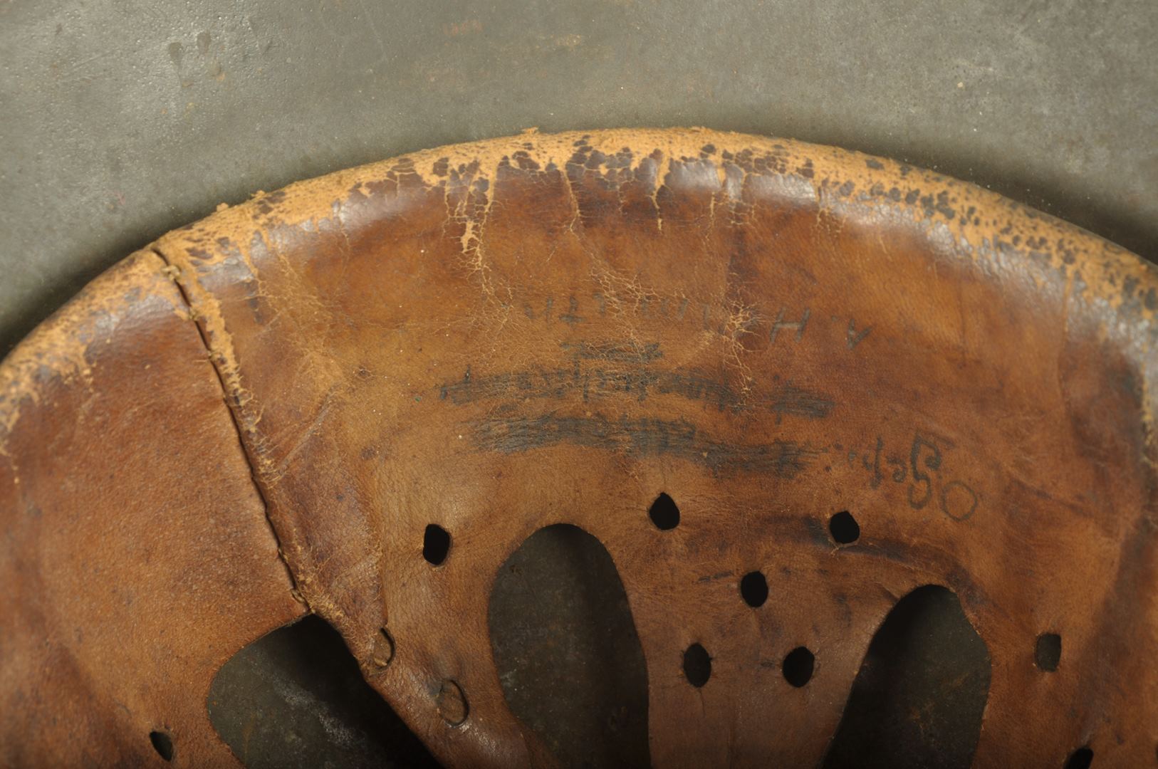 Casque Allemand modèle 42 Nominatif d'un Obergefreiter / fabricant EF62