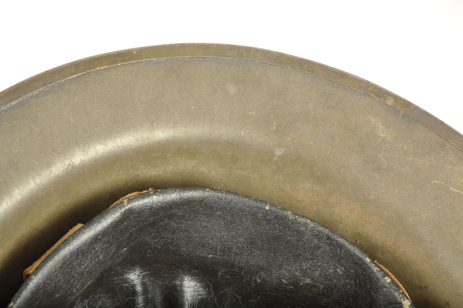 Casque US 17 / double insignes 89th Division Artillery Headquarters