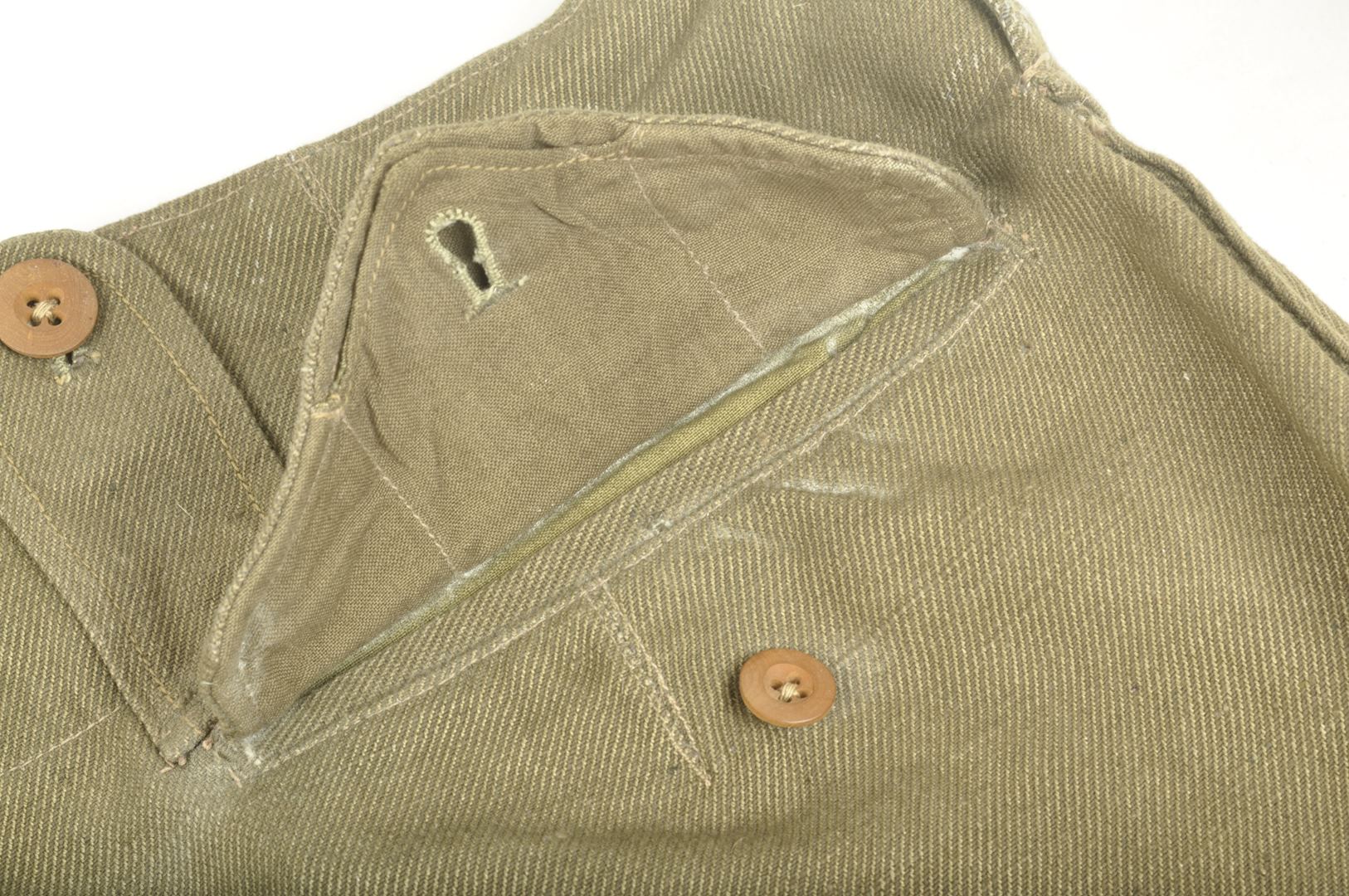 Pantalon modèle 44 daté 1945