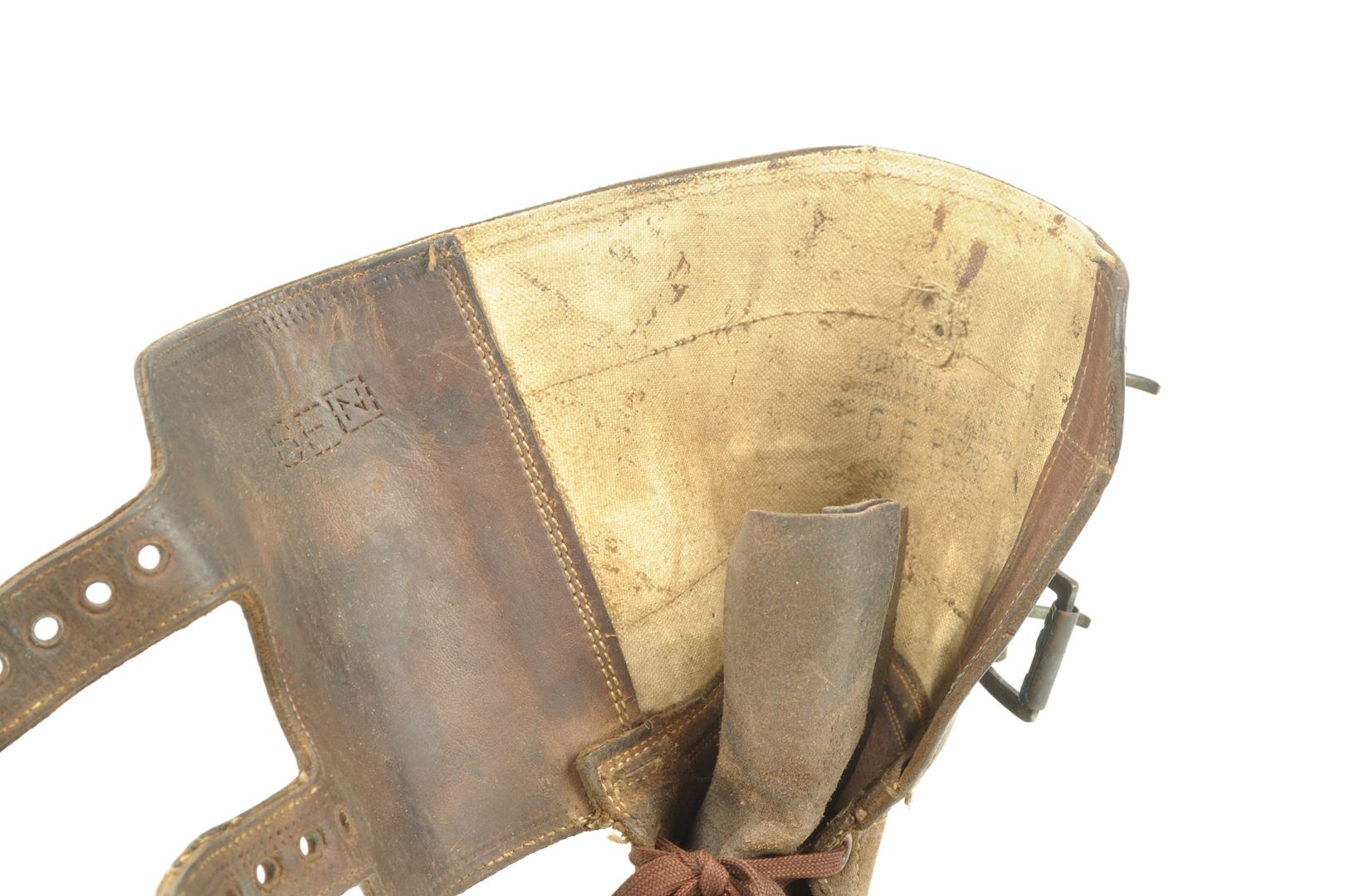 Brodequins à Jambières / Buckle Boots datés 1944