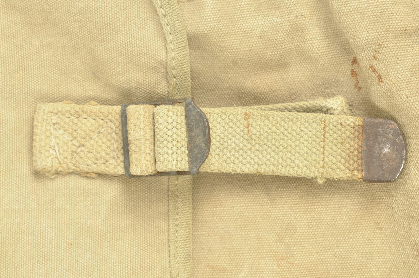 Musette "terrain" M36 datée 1942 / Nominative