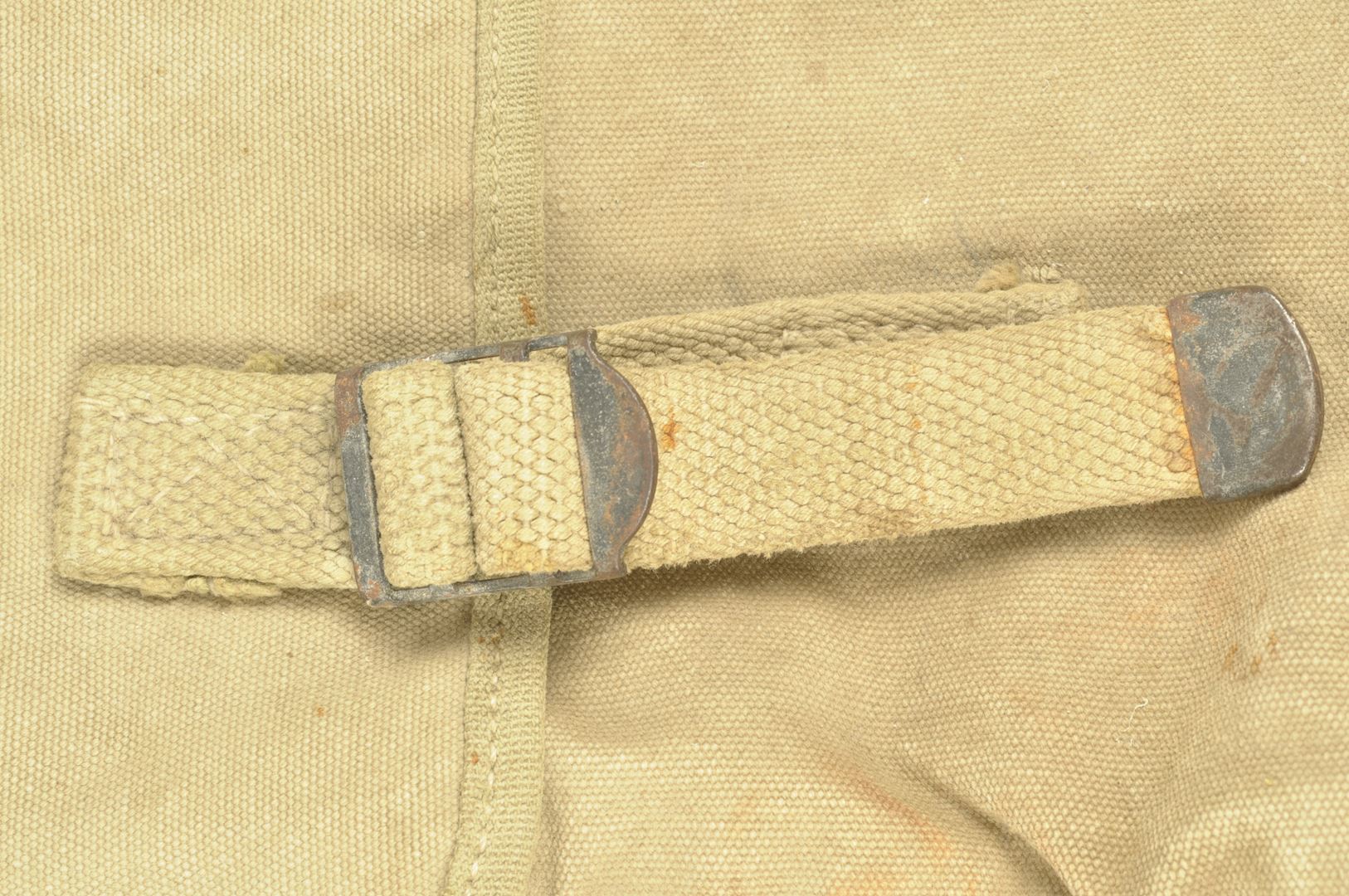Musette "terrain" M36 datée 1942 / Nominative