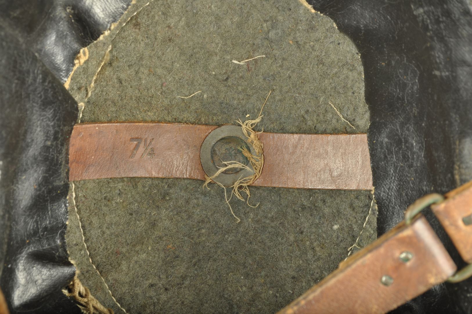 Casque US 17 / double insignes 89th Division Artillery Headquarters