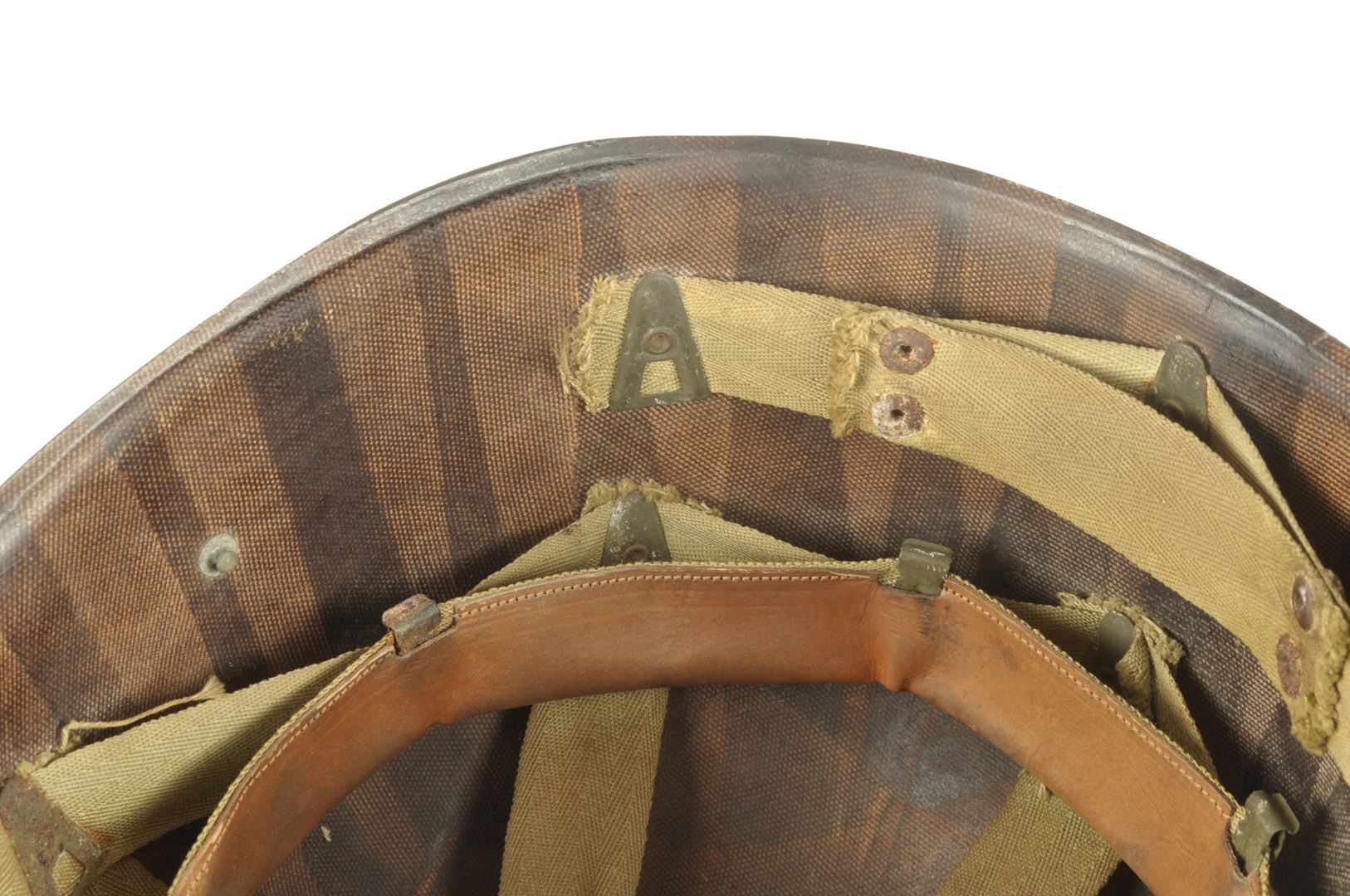 Casque US M1 impacté et son sous casque FIRESTONE nominatif / ARDENNES