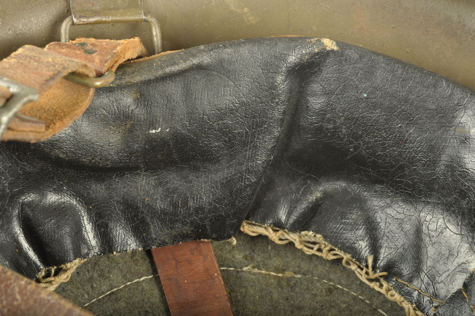 Casque US 17 / double insignes 89th Division Artillery Headquarters