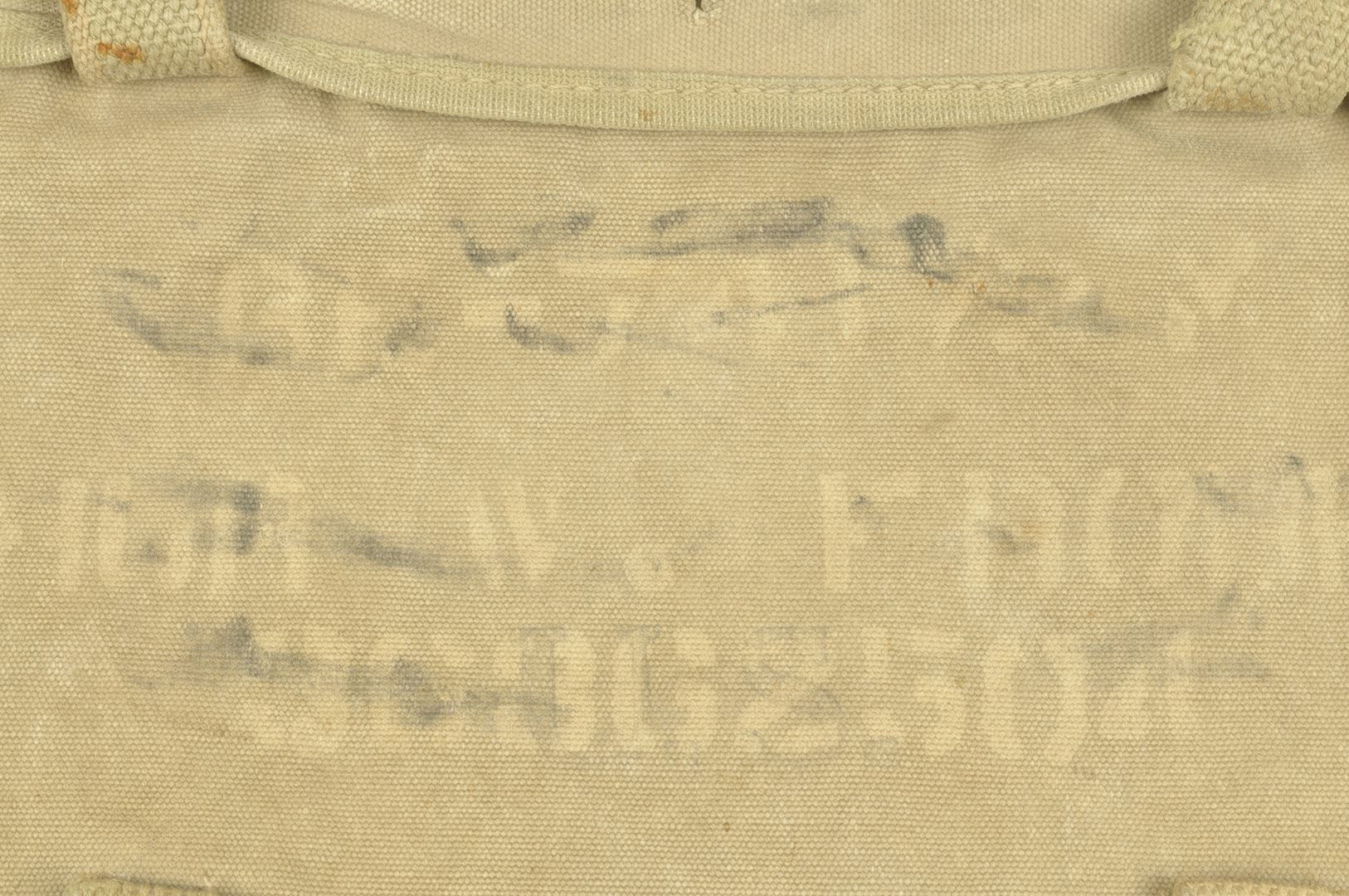 Musette "terrain" M36 datée 1942 / Nominative