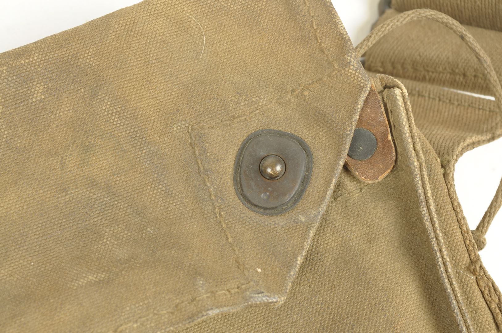 Sacoche Masque à Gaz US nominative et identifiée / 330th Field Artillery Regiment