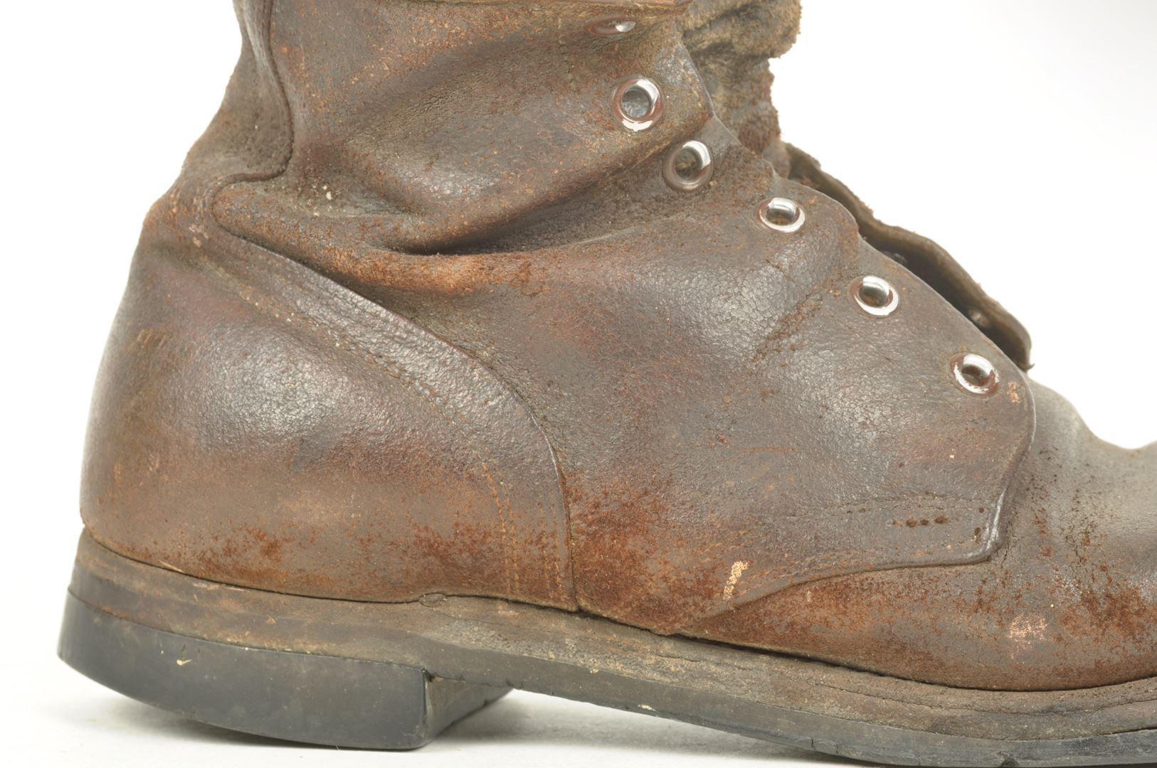 Brodequins à Jambières / Buckle Boots datés 1944