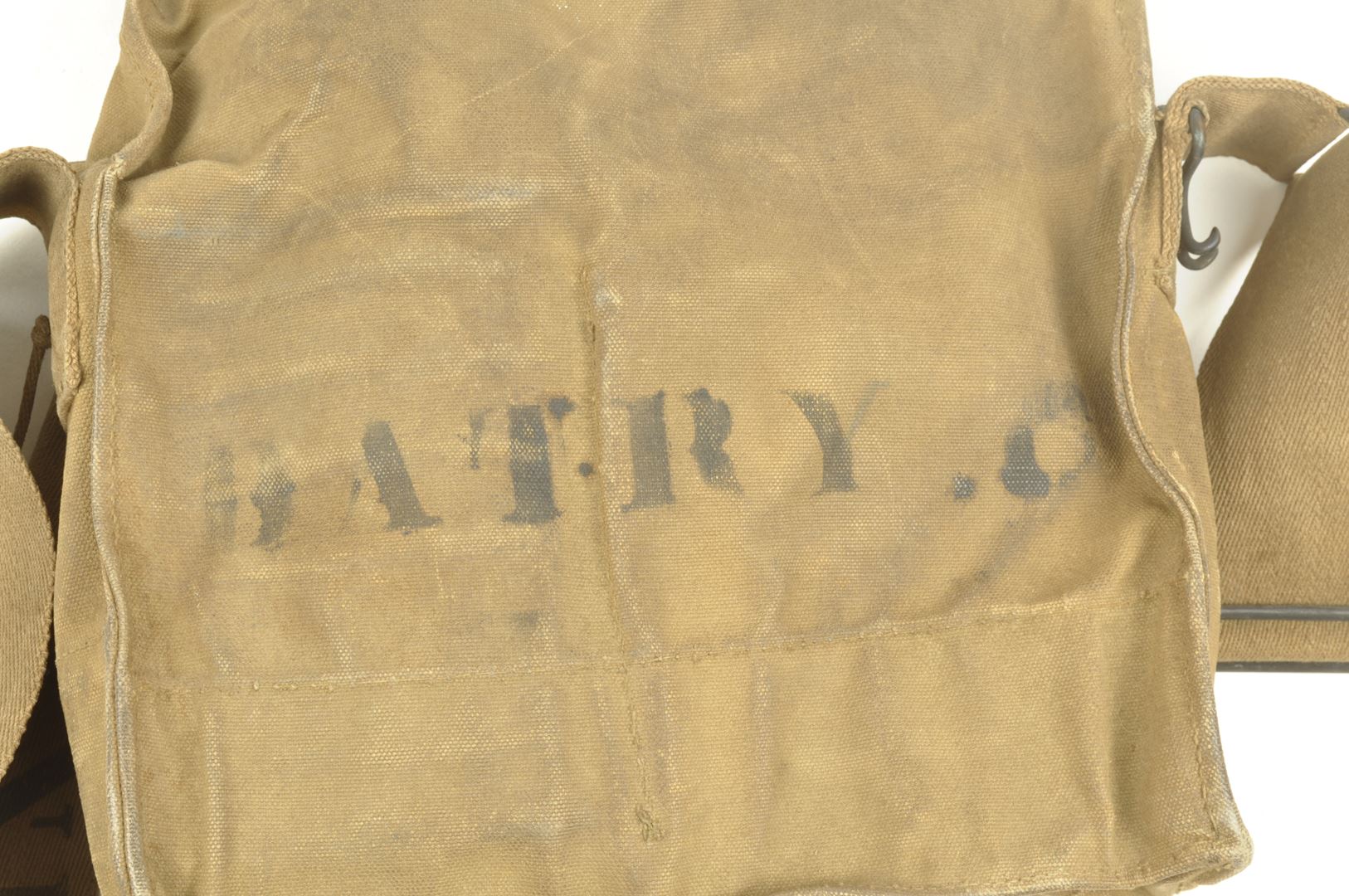Sacoche Masque à Gaz US nominative et identifiée / 330th Field Artillery Regiment