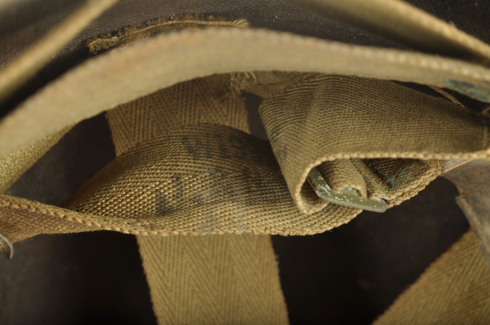 Casque US M1 SCHLUETER de l' US NAVY / Nominatif et identifié