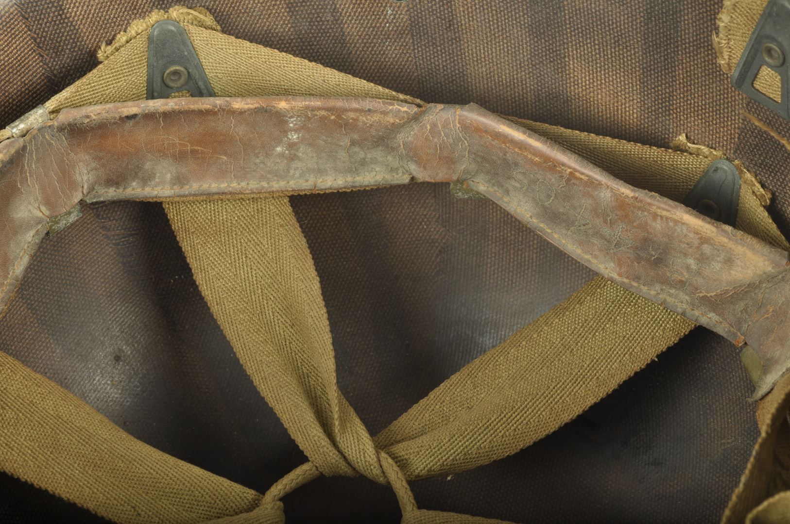 Casque US M1 SCHLUETER de l' US NAVY / Nominatif et identifié