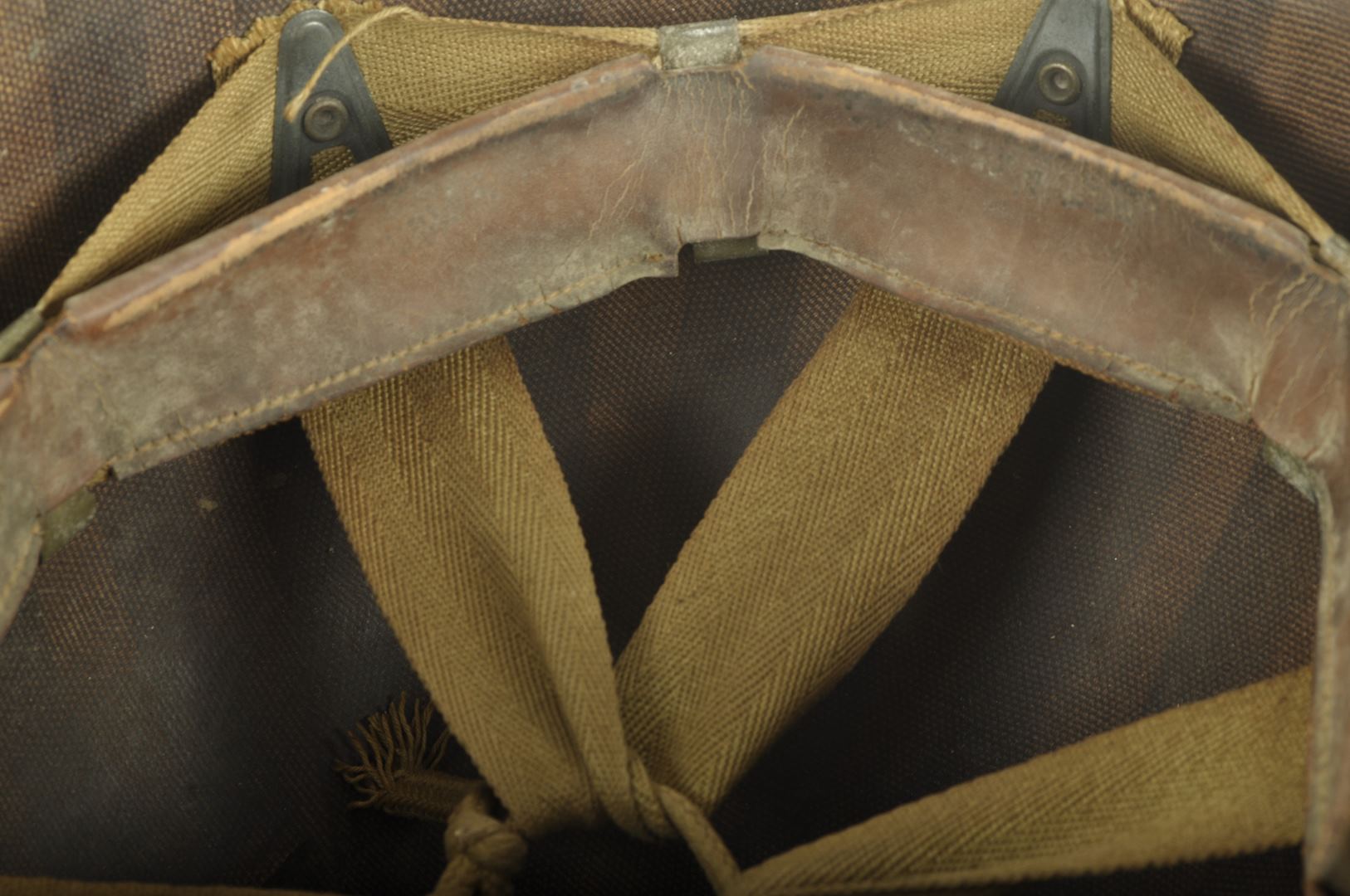 Casque US M1 SCHLUETER de l' US NAVY / Nominatif et identifié
