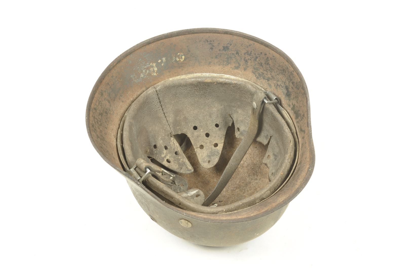 Casque allemand HEER modèle 35 Nominatif sorti de grenier