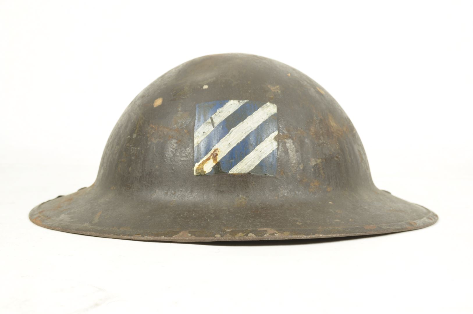 Casque US 17 3rd infantry division fabrication Britannique / Nominatif et identifié
