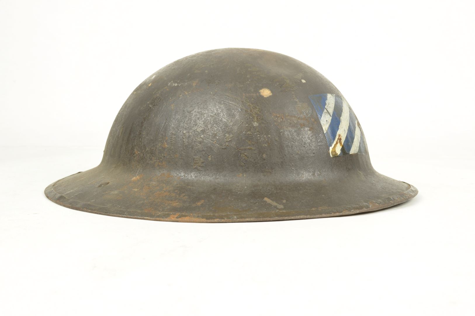 Casque US 17 3rd infantry division fabrication Britannique / Nominatif et identifié