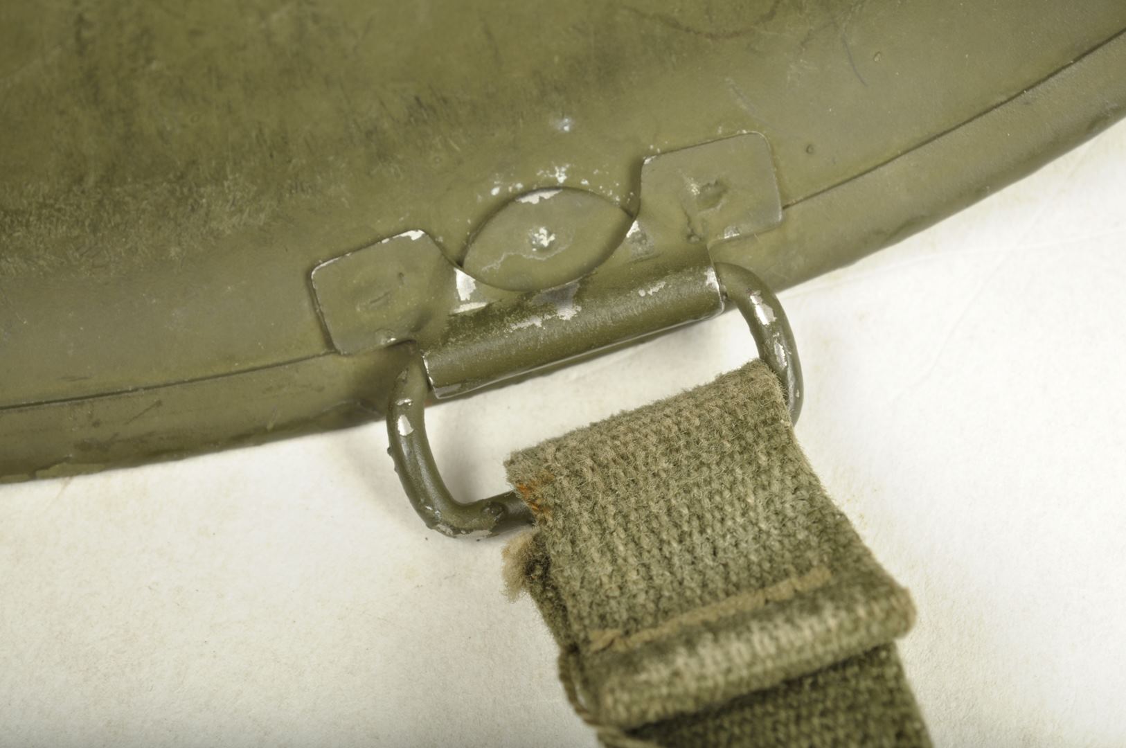 Casque US M1 SCHLUETER de l' US NAVY / Nominatif et identifié