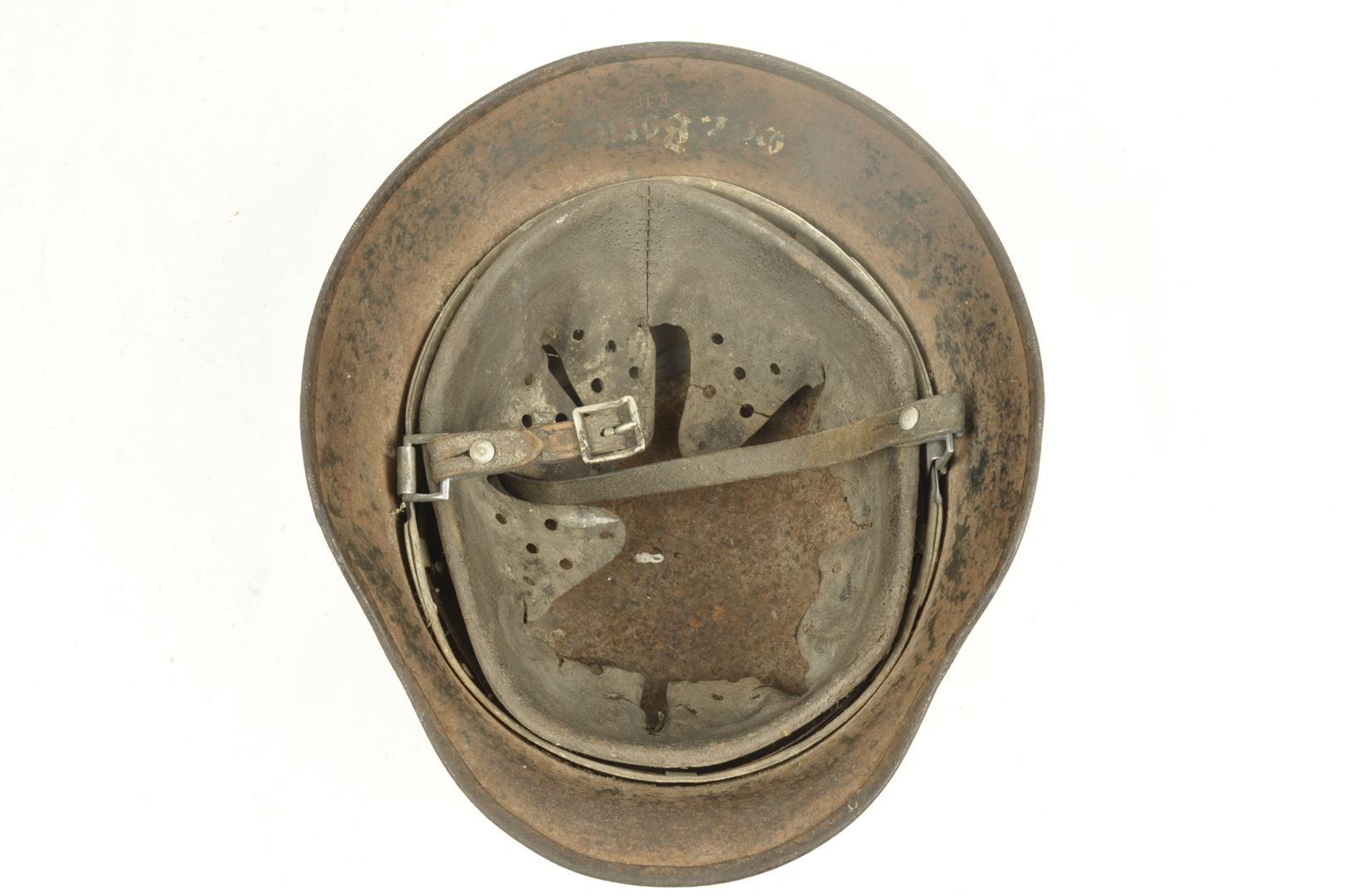 Casque allemand HEER modèle 35 Nominatif sorti de grenier