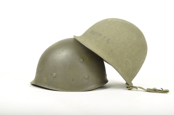 Casque US M1 SCHLUETER de l' US NAVY / Nominatif et identifié