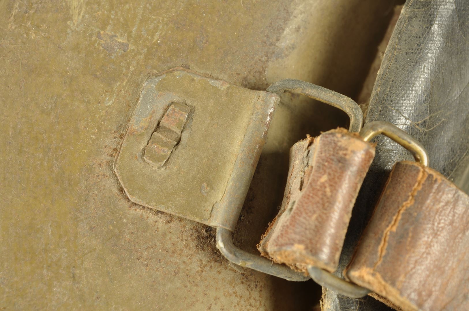 Casque US 17 3rd infantry division fabrication Britannique / Nominatif et identifié