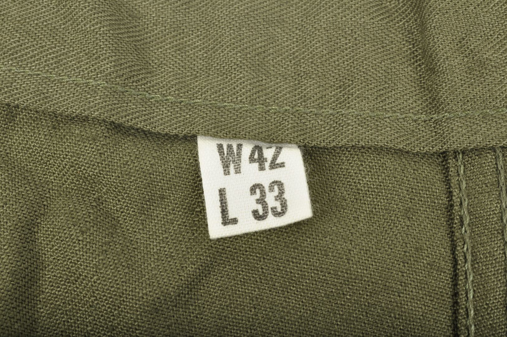 Pantalon HBT US ARMY / NEUF DE STOCK et daté 1944