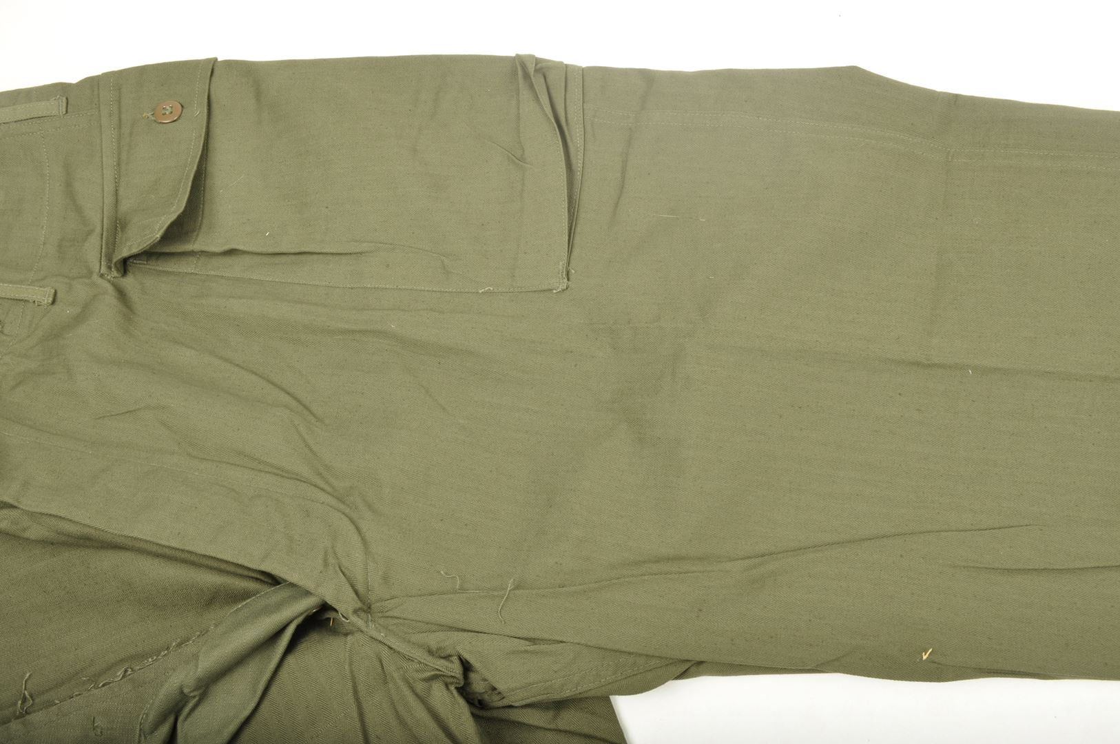 Pantalon HBT US ARMY / NEUF DE STOCK et daté 1944