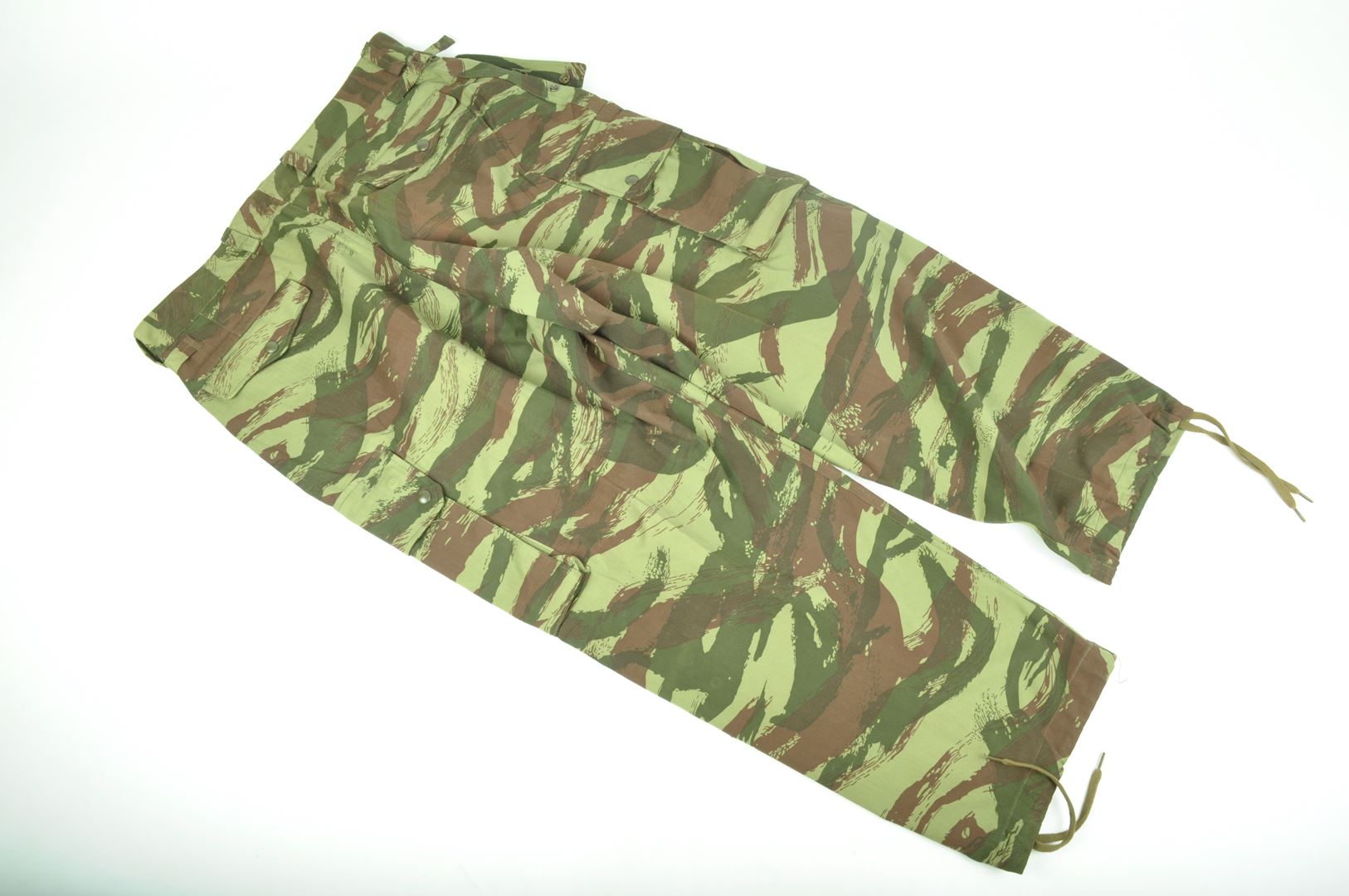 Pantalon TAP 47 / 56 camouflé / ETAT NEUF