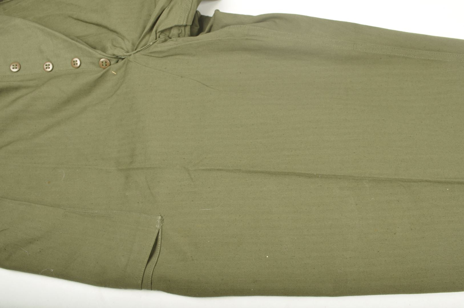 Pantalon HBT US ARMY / NEUF DE STOCK et daté 1944