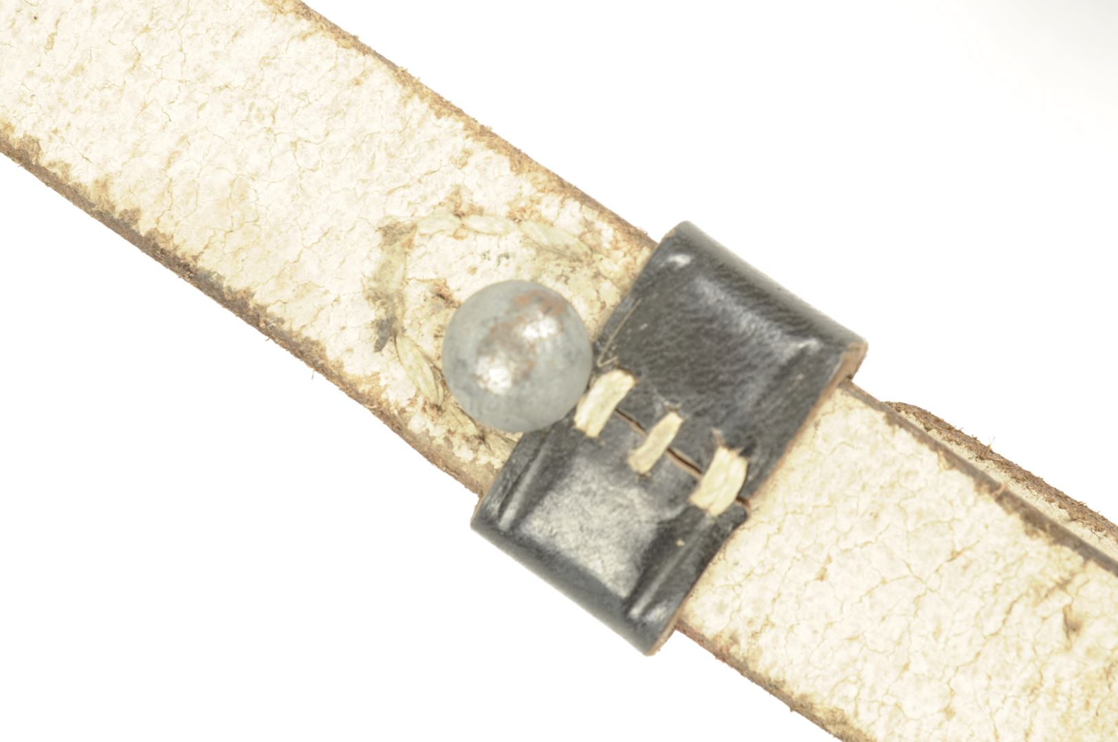 Sangle de boitier à jumelles datée 1940