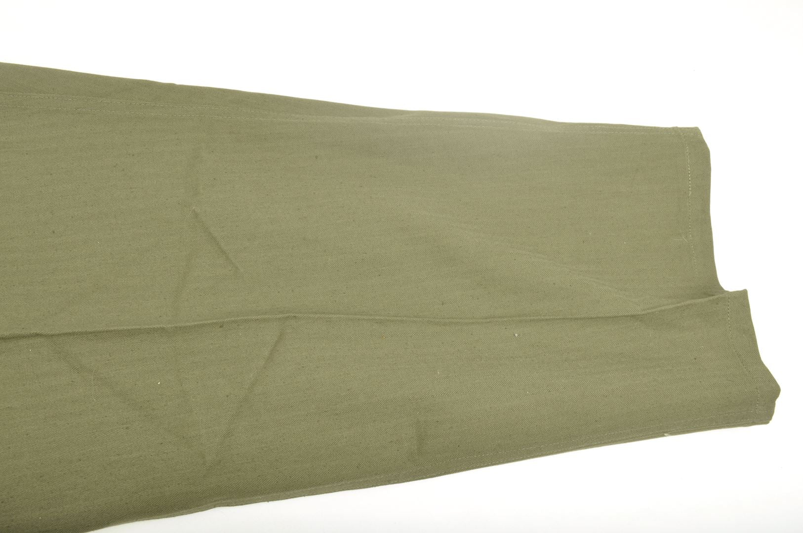 Pantalon HBT US ARMY / NEUF DE STOCK et daté 1944