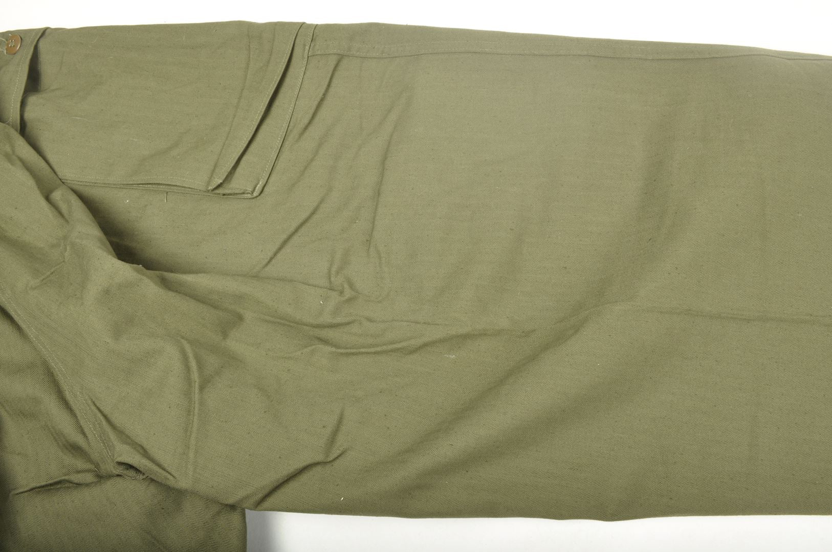 Pantalon HBT US ARMY / NEUF DE STOCK et daté 1944