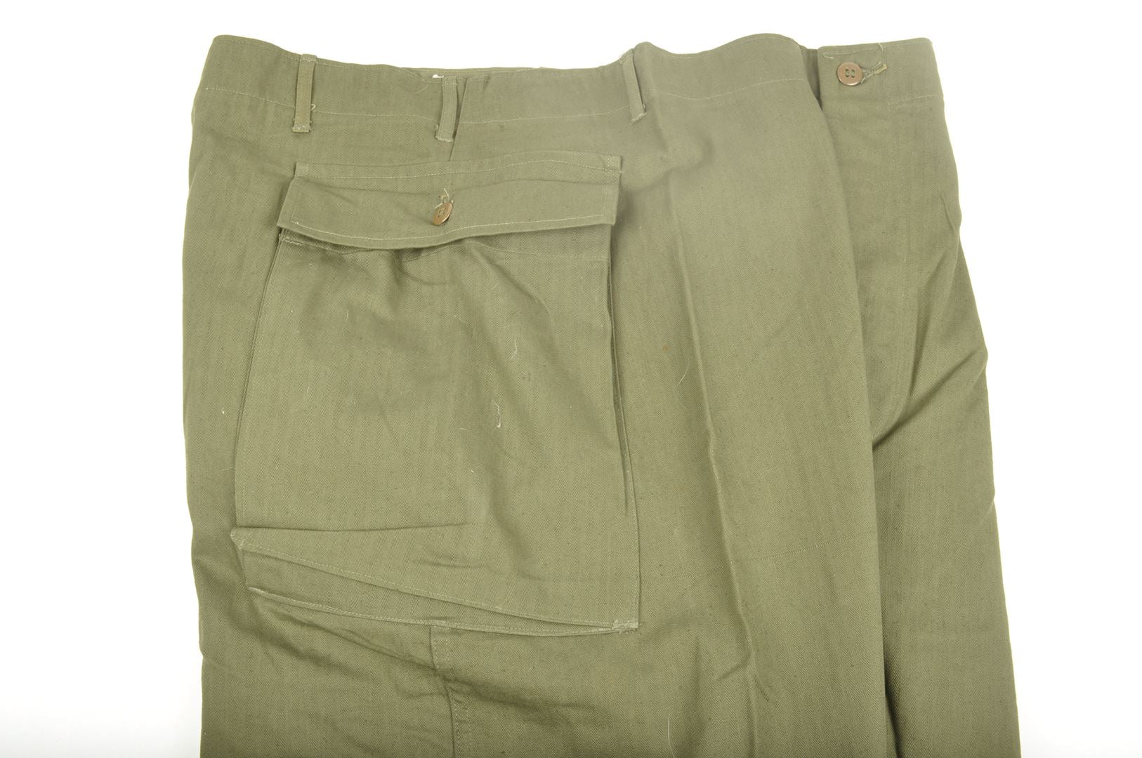 Pantalon HBT US ARMY / NEUF DE STOCK et daté 1944