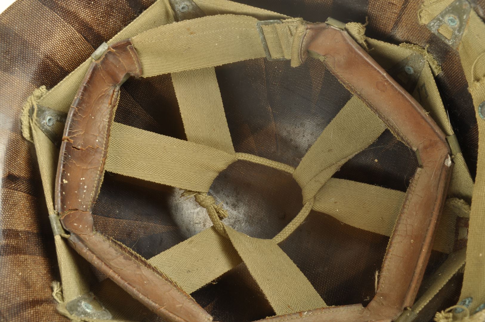 Casque US M avec grades de Capitaine et son sous casque IMP / PONTARLIER