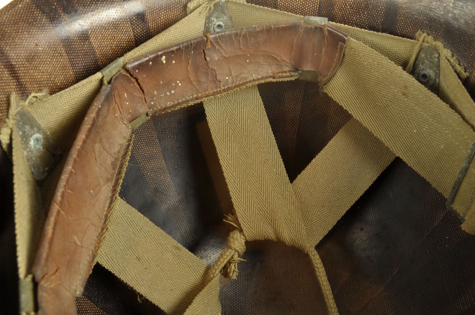 Casque US M avec grades de Capitaine et son sous casque IMP / PONTARLIER