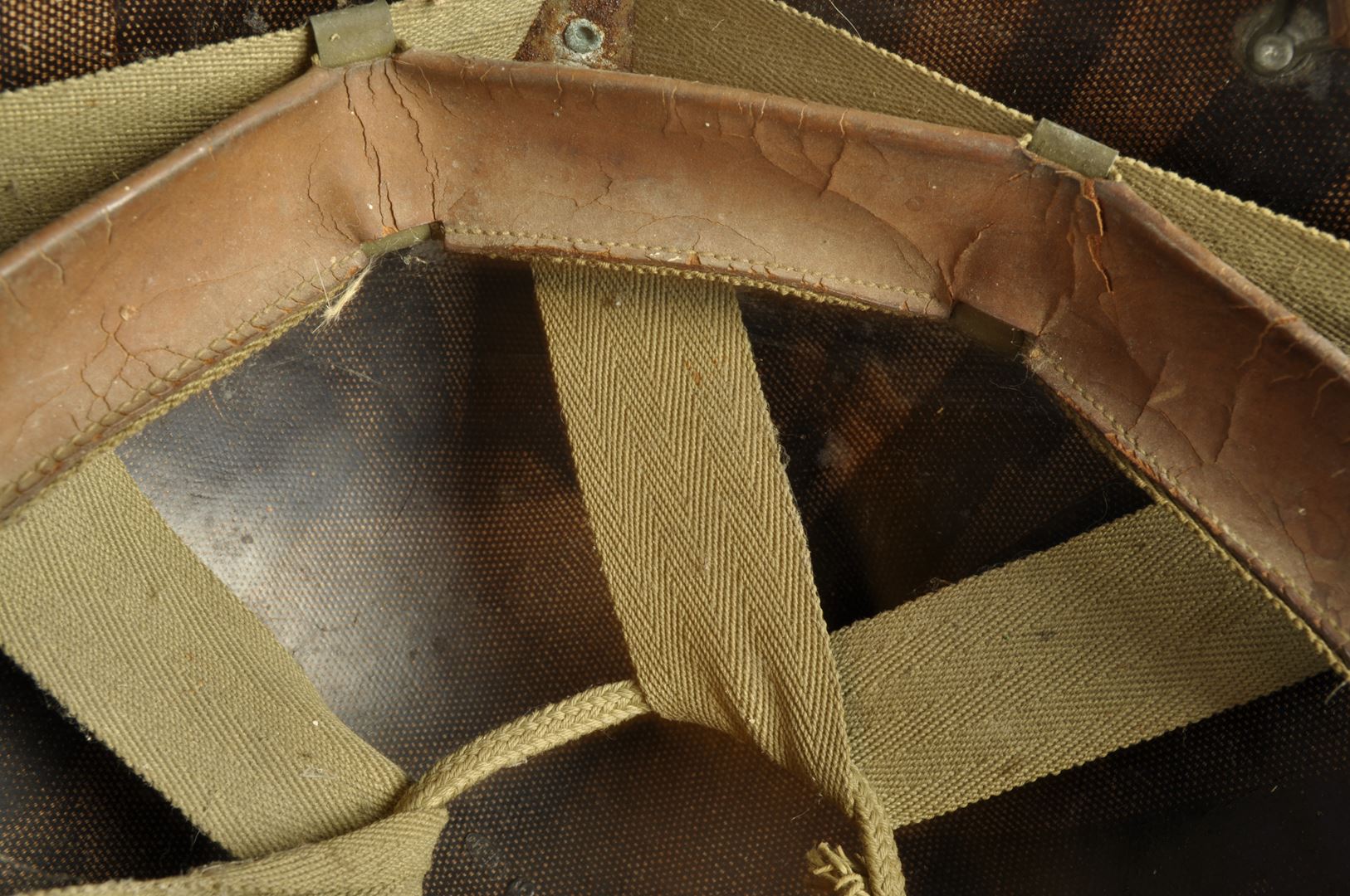 Casque US M avec grades de Capitaine et son sous casque IMP / PONTARLIER