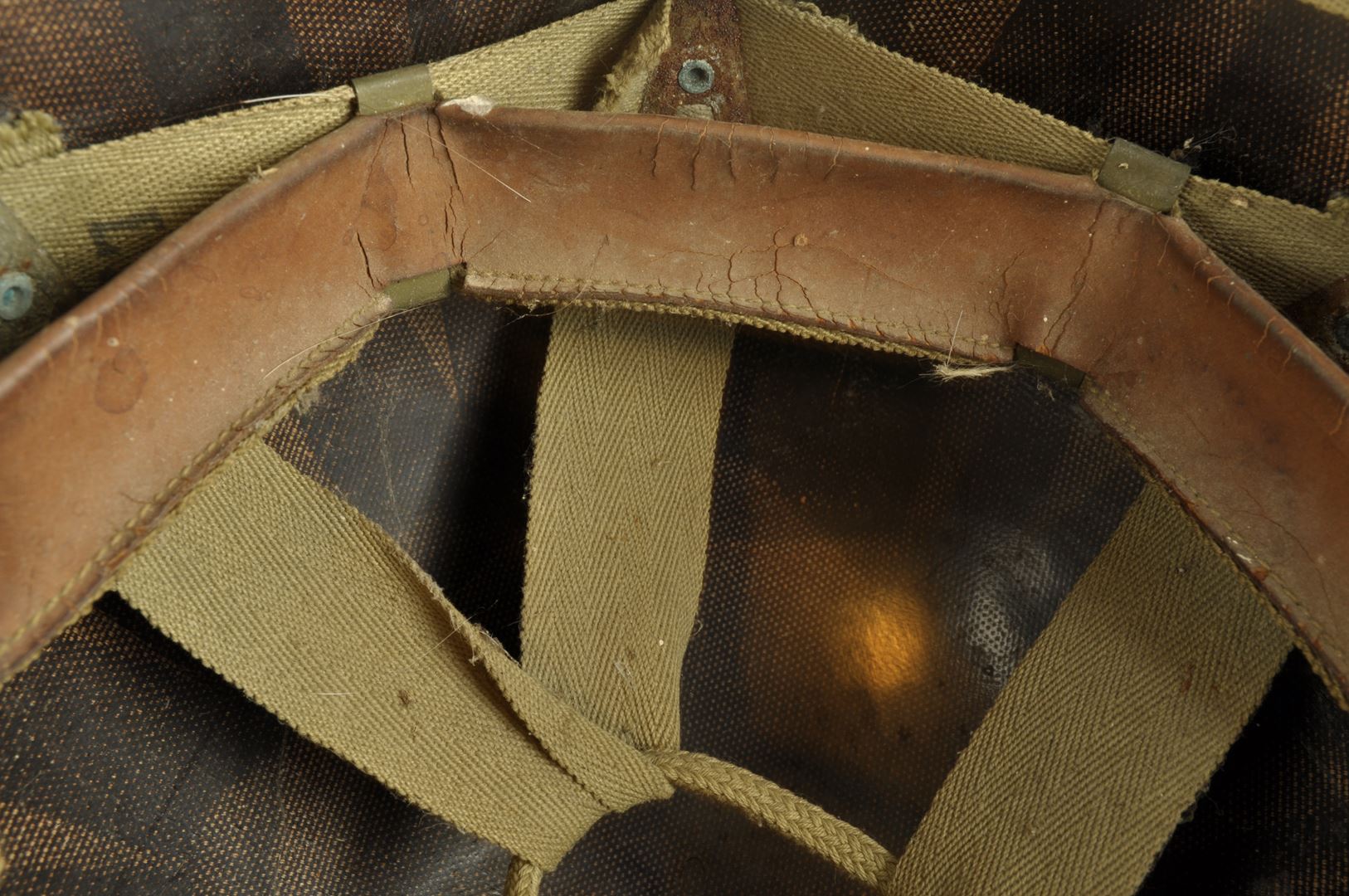 Casque US M avec grades de Capitaine et son sous casque IMP / PONTARLIER