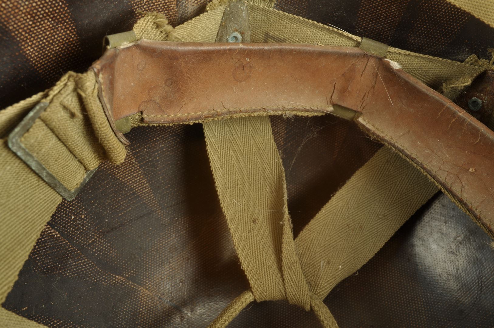 Casque US M avec grades de Capitaine et son sous casque IMP / PONTARLIER