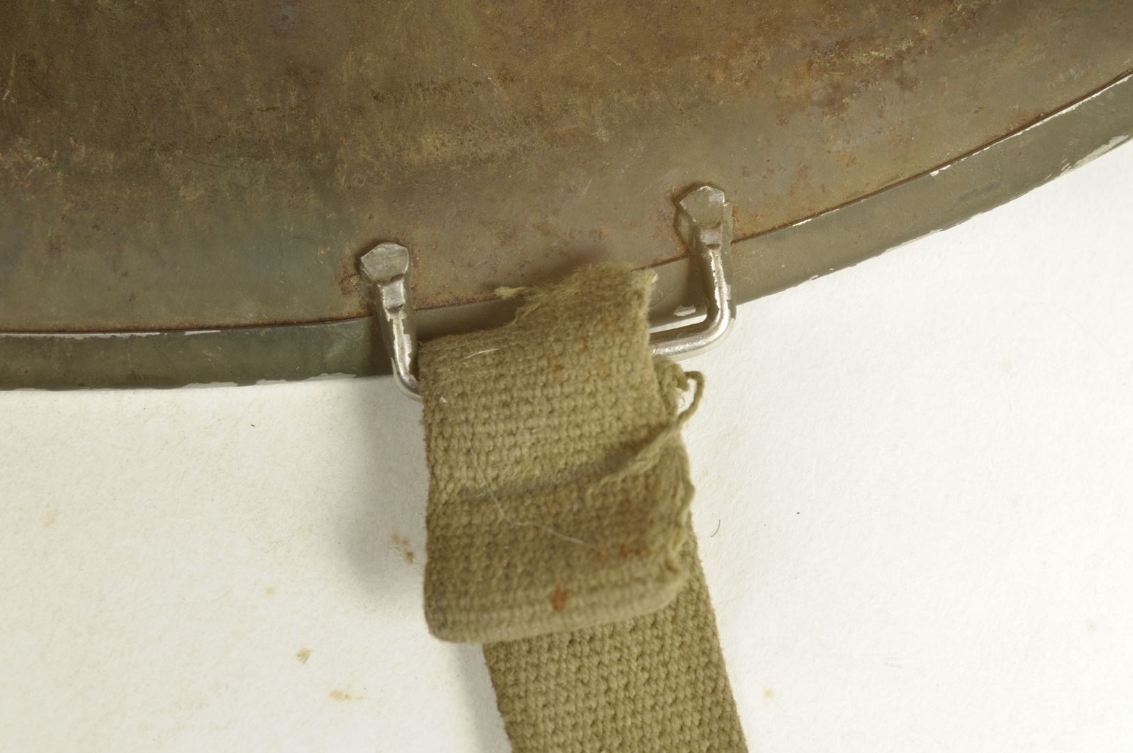 Casque US M avec grades de Capitaine et son sous casque IMP / PONTARLIER