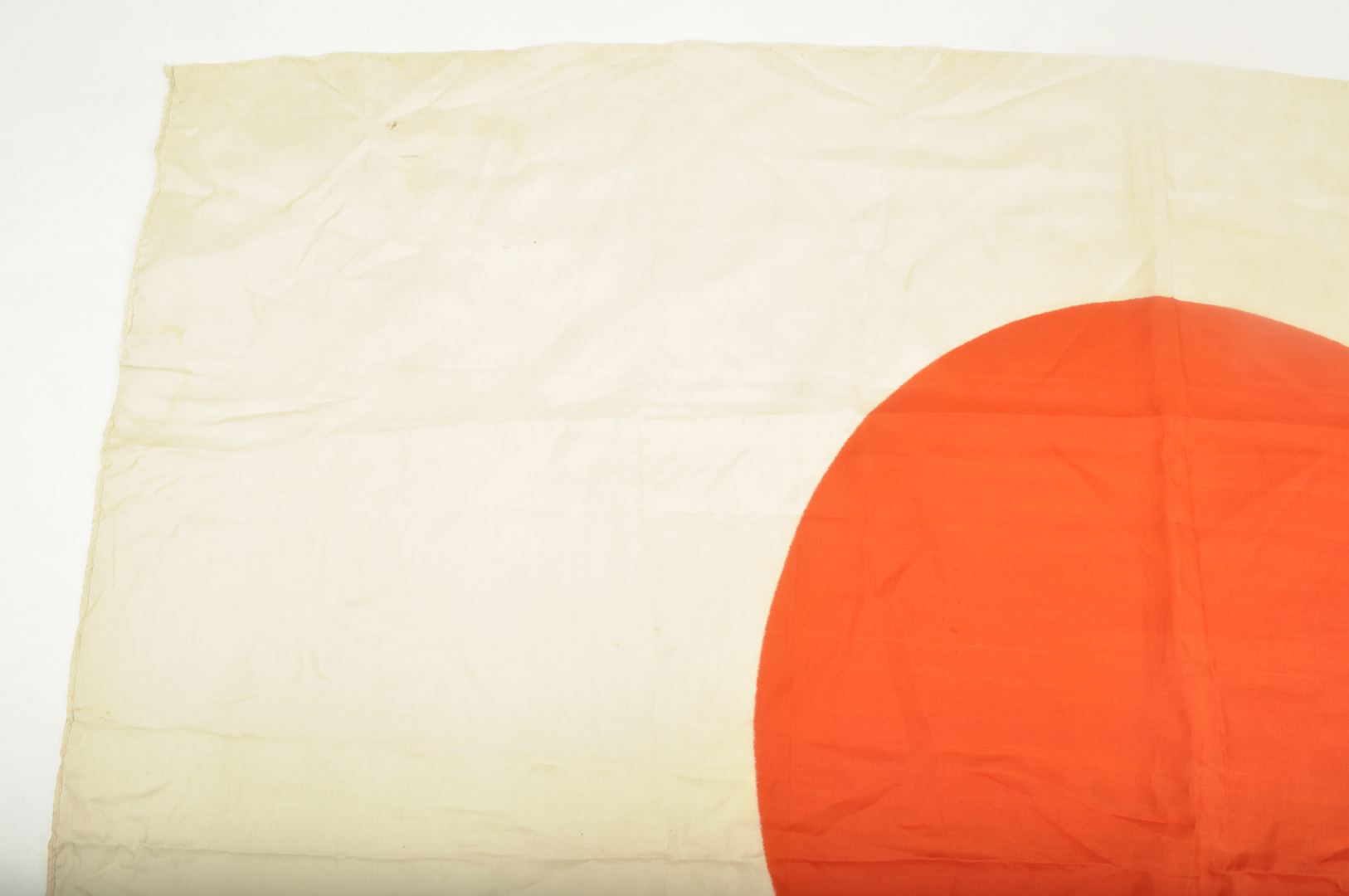 Drapeau pris sur un prisonnier Japonais / Nominatif 441st Counter Intelligence Corps