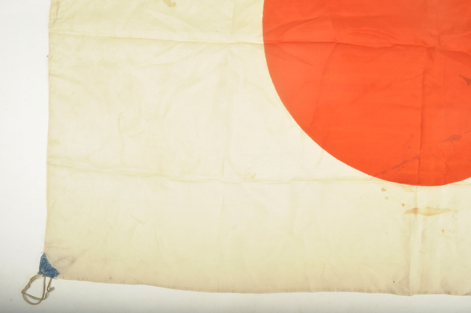 Drapeau pris sur un prisonnier Japonais / Nominatif 441st Counter Intelligence Corps