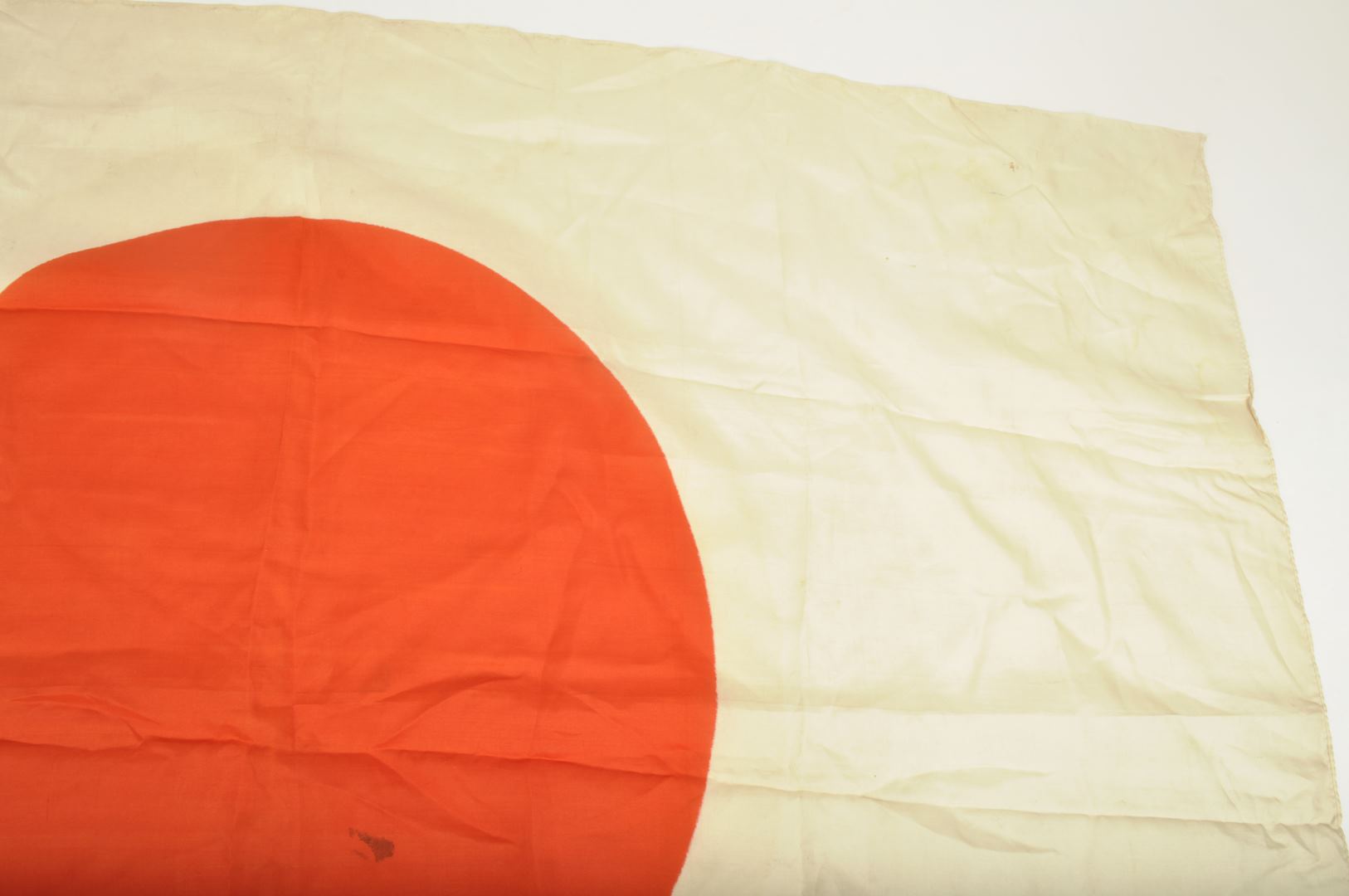 Drapeau pris sur un prisonnier Japonais / Nominatif 441st Counter Intelligence Corps