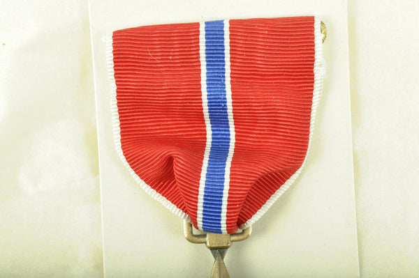 Médaille Bronze Star avec sa boite datée 1944