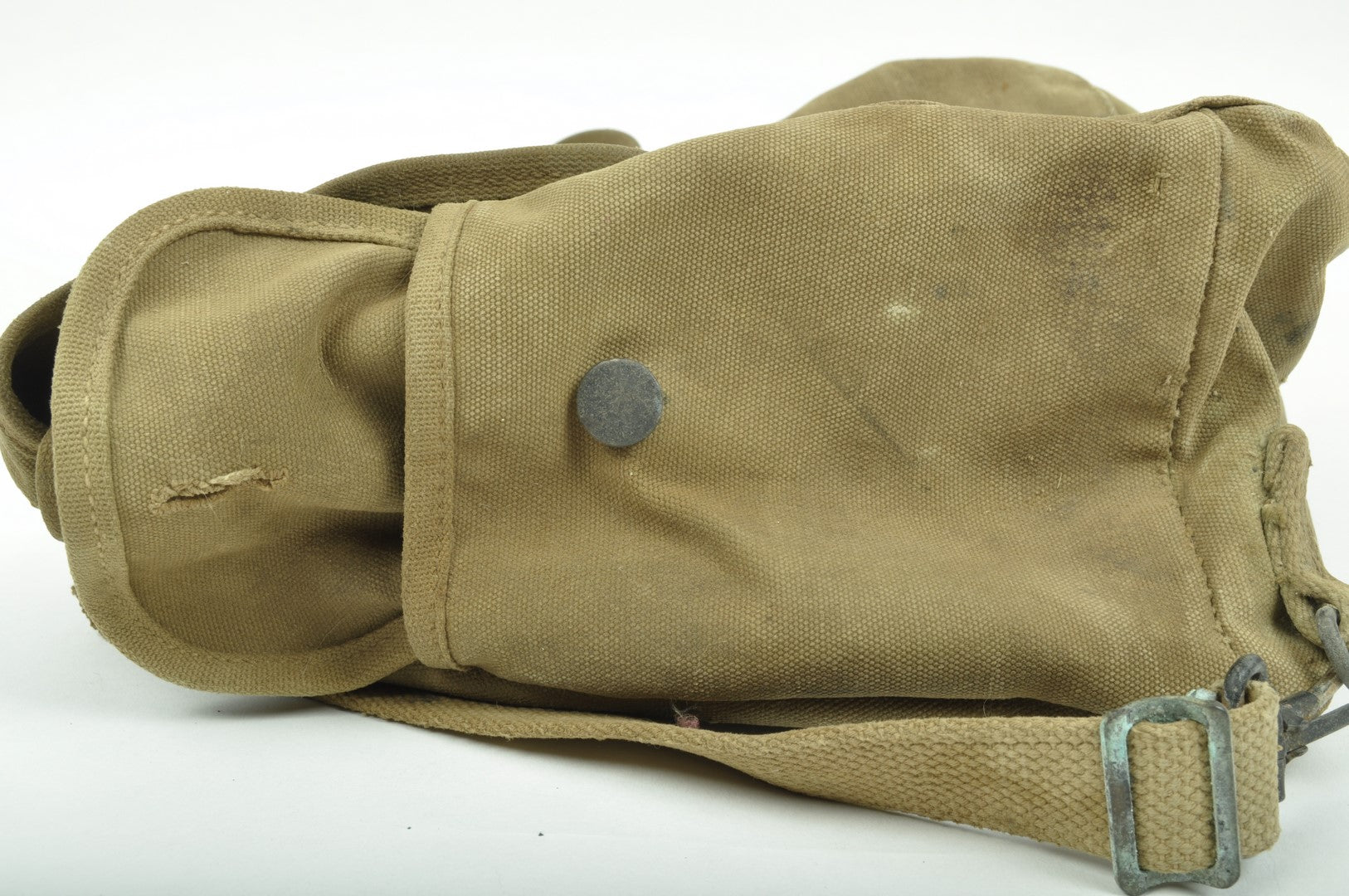 Musette M36 datée 1942 tamponnée RAA 4266